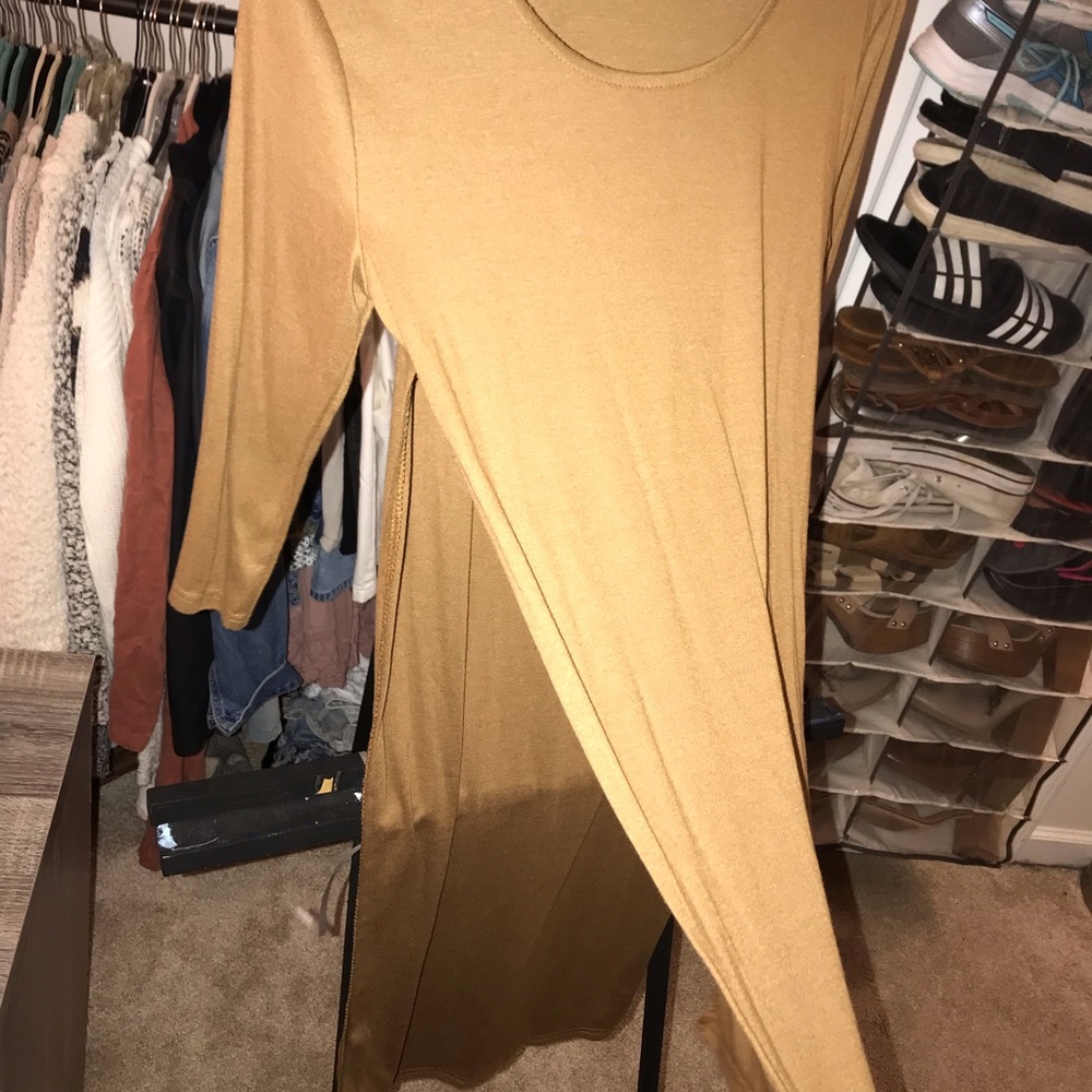 Quarter sleeve slit side top